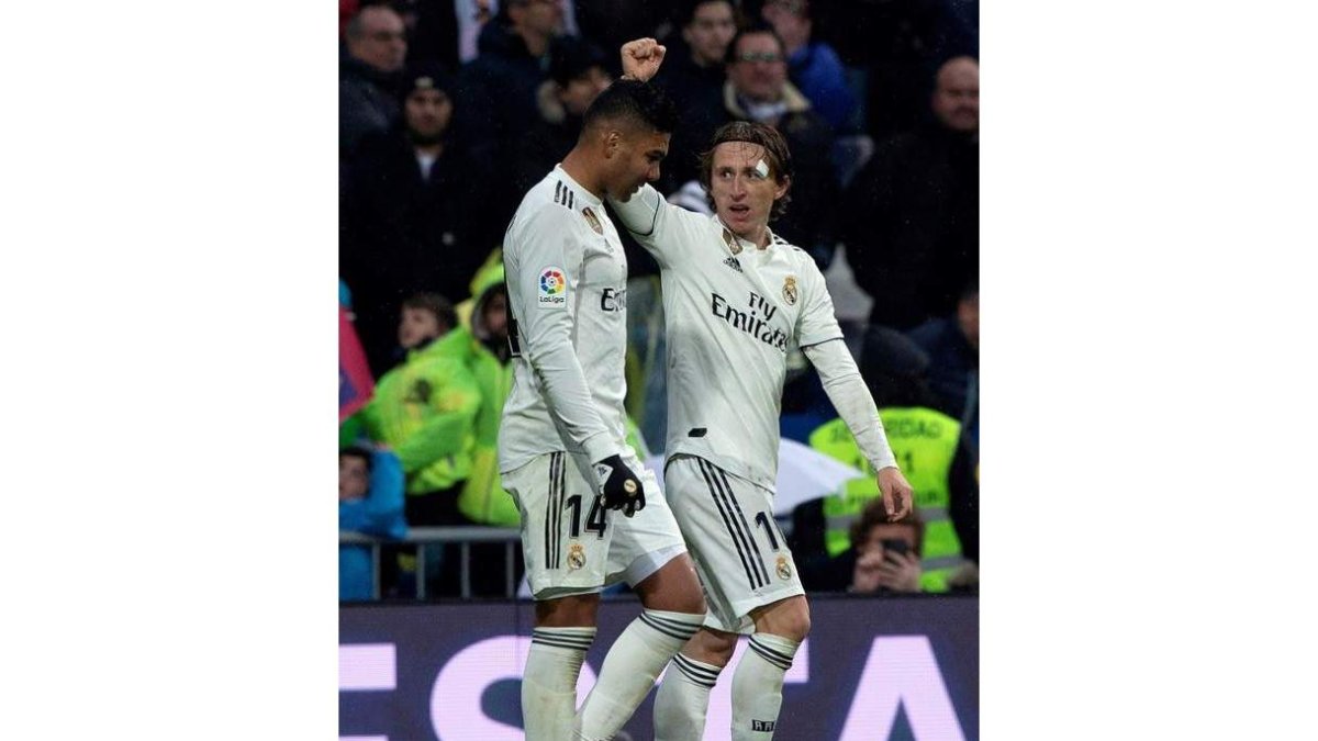 Casemiro y Modric fueron los goleadores del Real Madrid en el encuentro ante el Sevilla. R. JIMENEZ