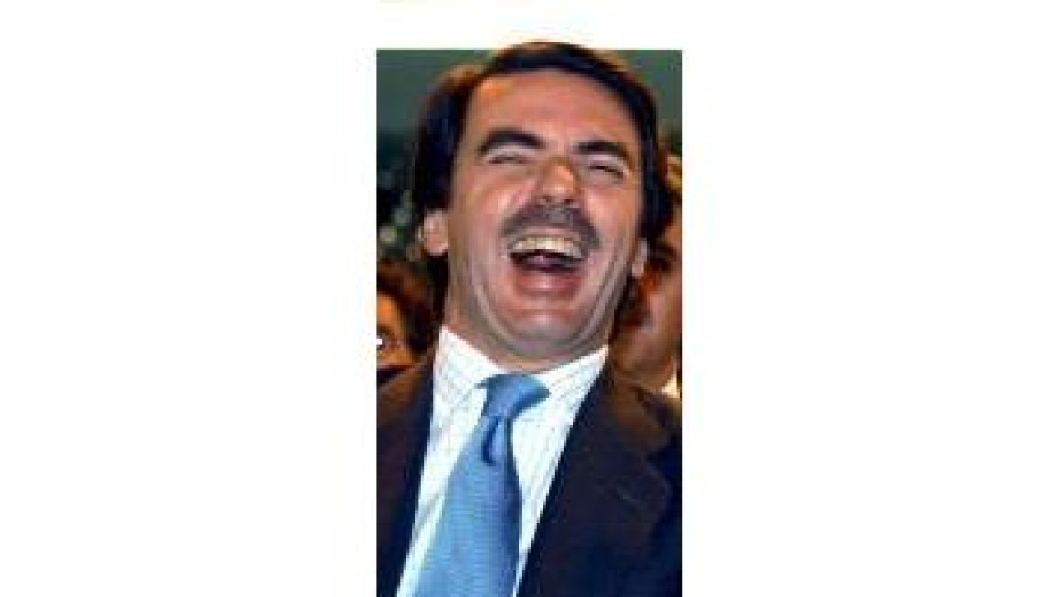Aznar y Zapatero sonrien ante la cercanía de la huelga que se avecina