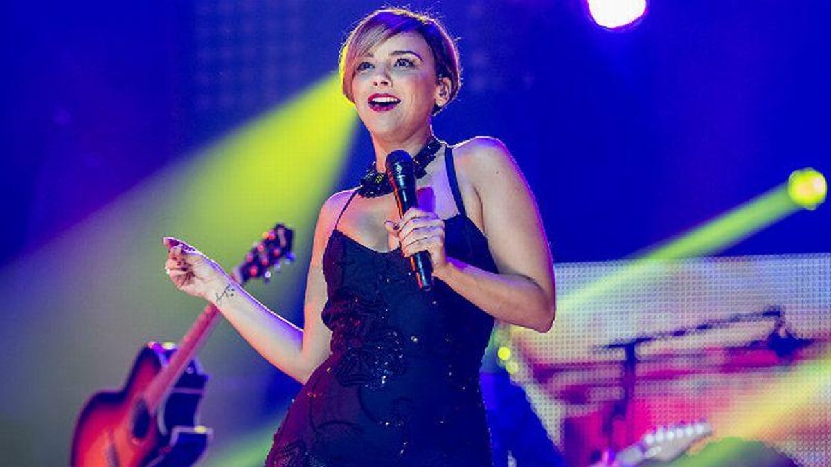 Chenoa, en el anuncio de una conocida compañía de telefonía móvil