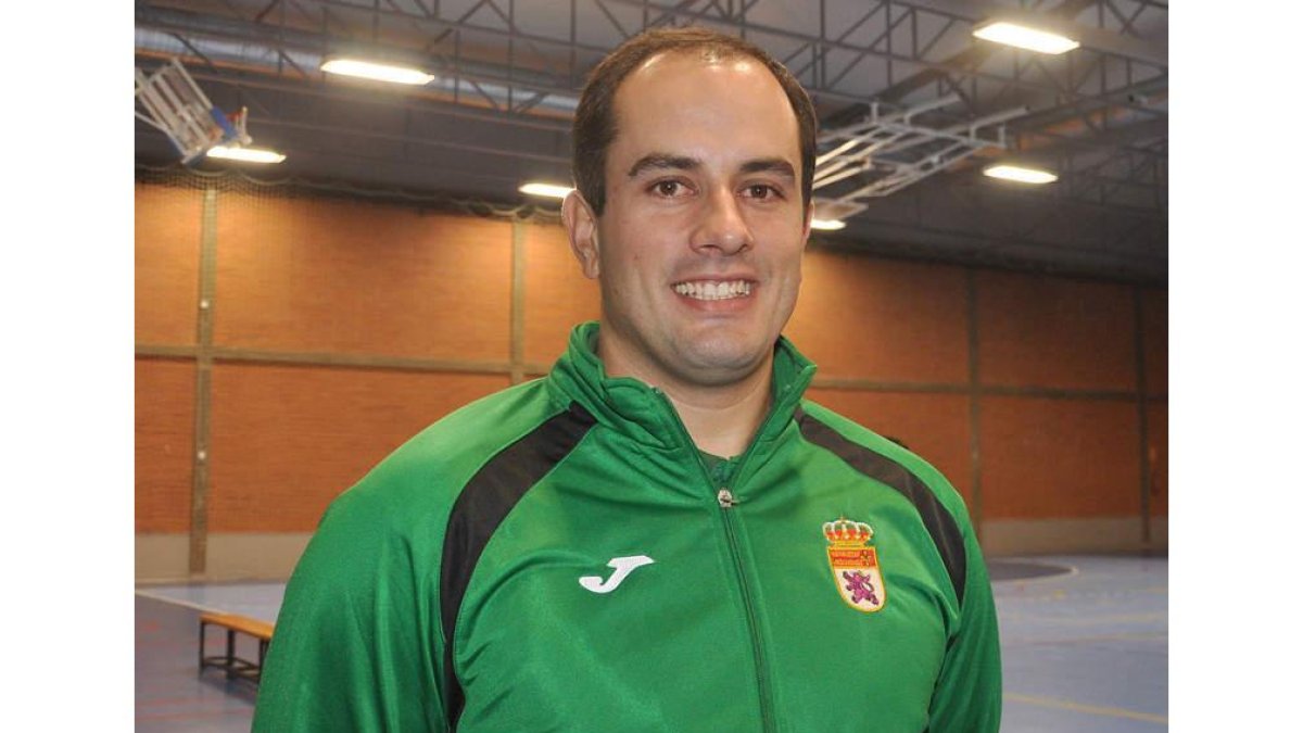 El entrenador leonés de lanzamientos, Víctor Rubio. DL