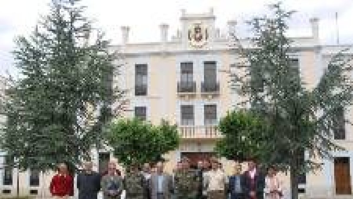 En unos meses esta imagen de la clausura del primer taller de empleo del cuartel volverá a repetirse