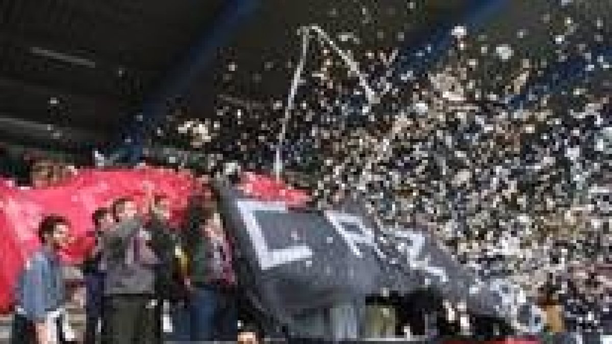 El Frente Leonés anima a la Cultural en uno de los partidos de rivalidad