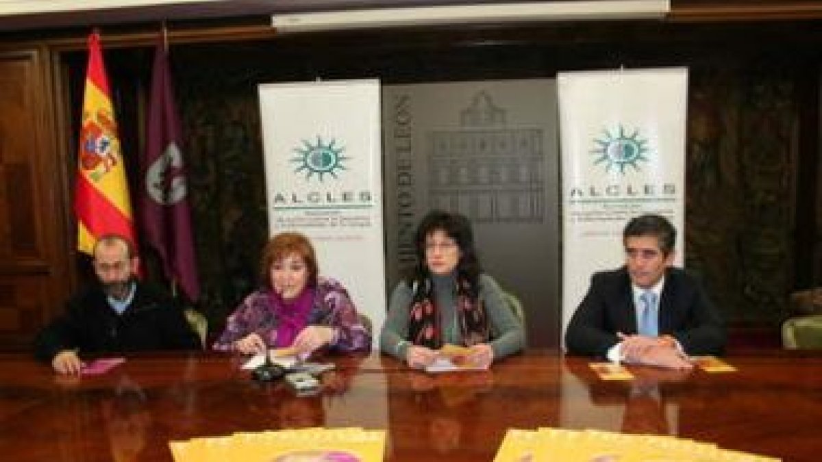 Presentación del Festival Intercultural Solidario que se celebrará en León.