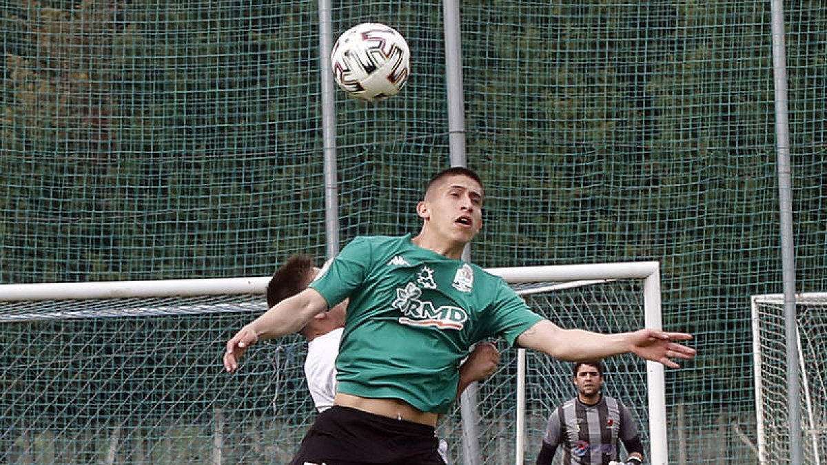 El equipo leonés mereció más ante el tercer clasificado. MARCIANO PEREZ