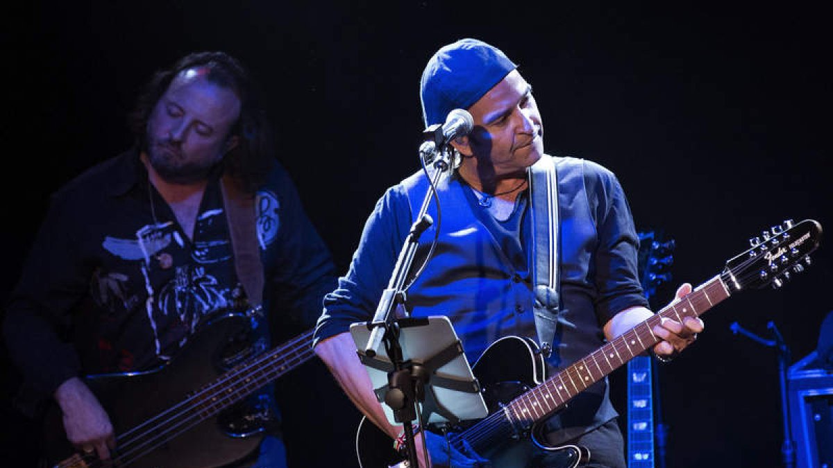 Un concierto del veterano grupo Los Secretos. VILLAR LÓPEZ