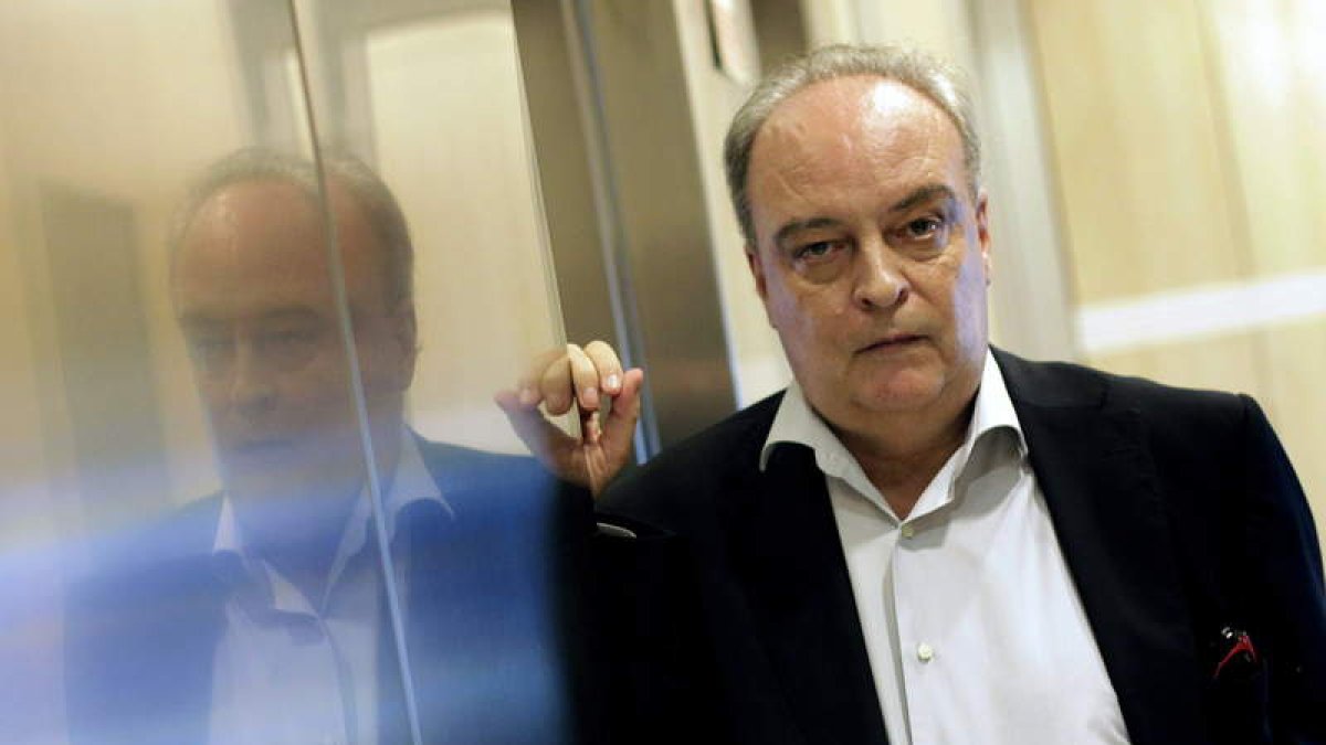 El escritor catalán Enrique Vila-Matas, que publica ‘Fuera de aquí’.