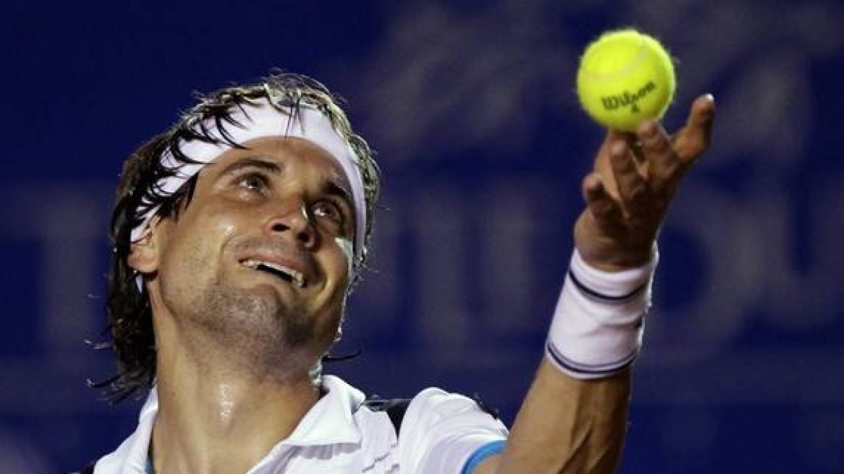 David Ferrer saca ante Santiago Giraldo, ante quien se ha impuesto en el Abierto de Acapulco logrando el pase a la final del torneo.
