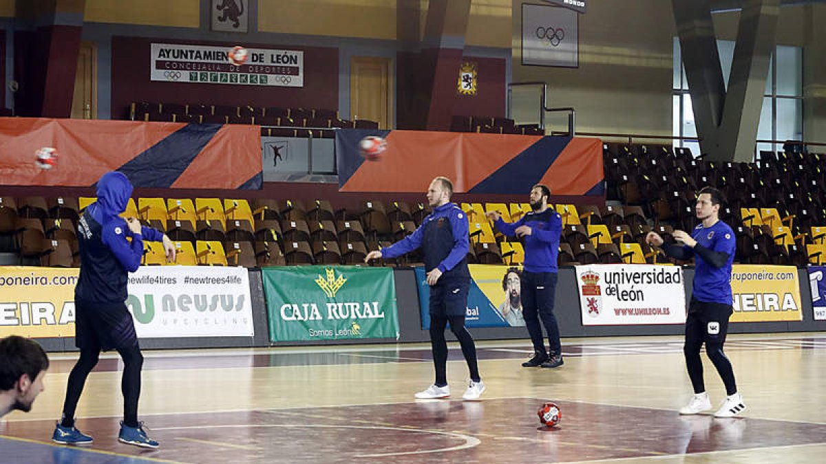 El conjunto ruso entrenó ayer en el Palacio de Deportes. MARCIANO PÉREZ