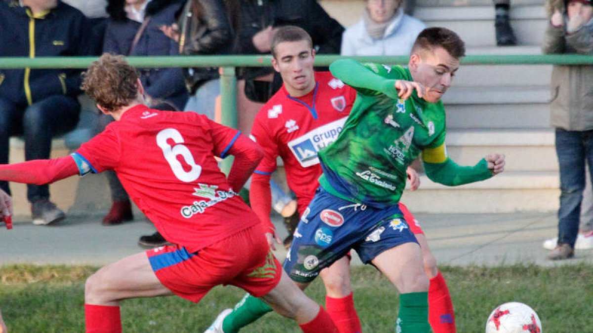 Diego Peláez es baja por lesión en el Atlético Astorga para medirse a La Bañeza en el derbi. SECUNDINO