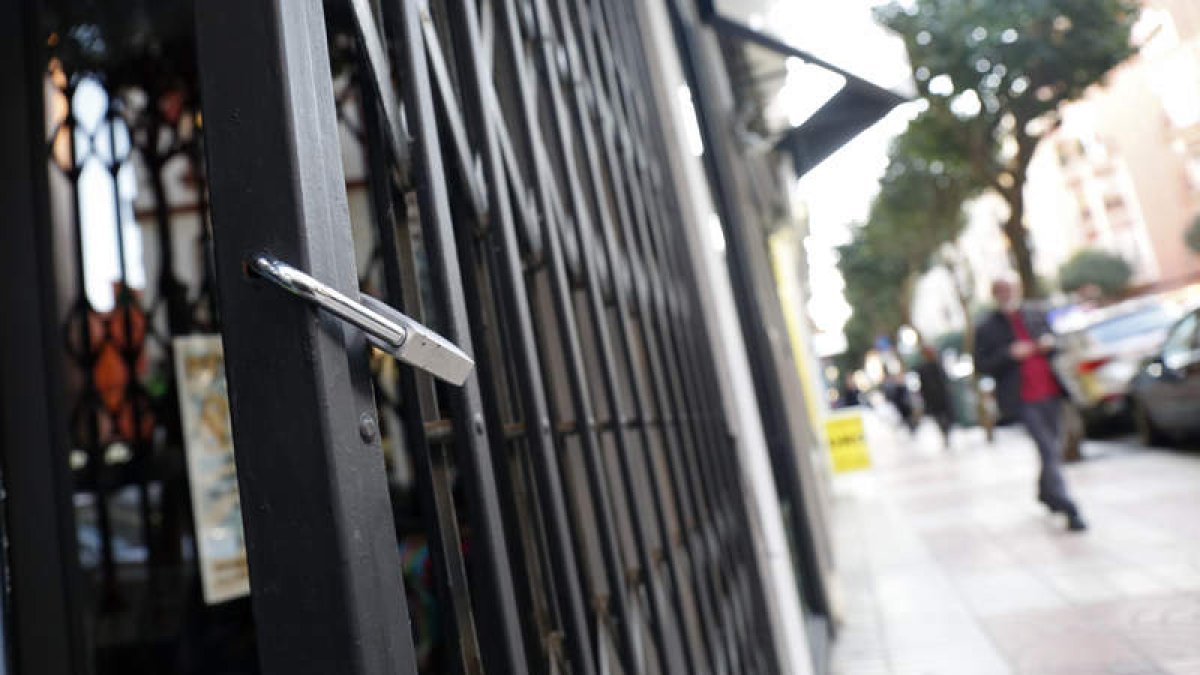 El comercio y la reparación de vehículos están entre los menos afectados. FERNANDO OTERO