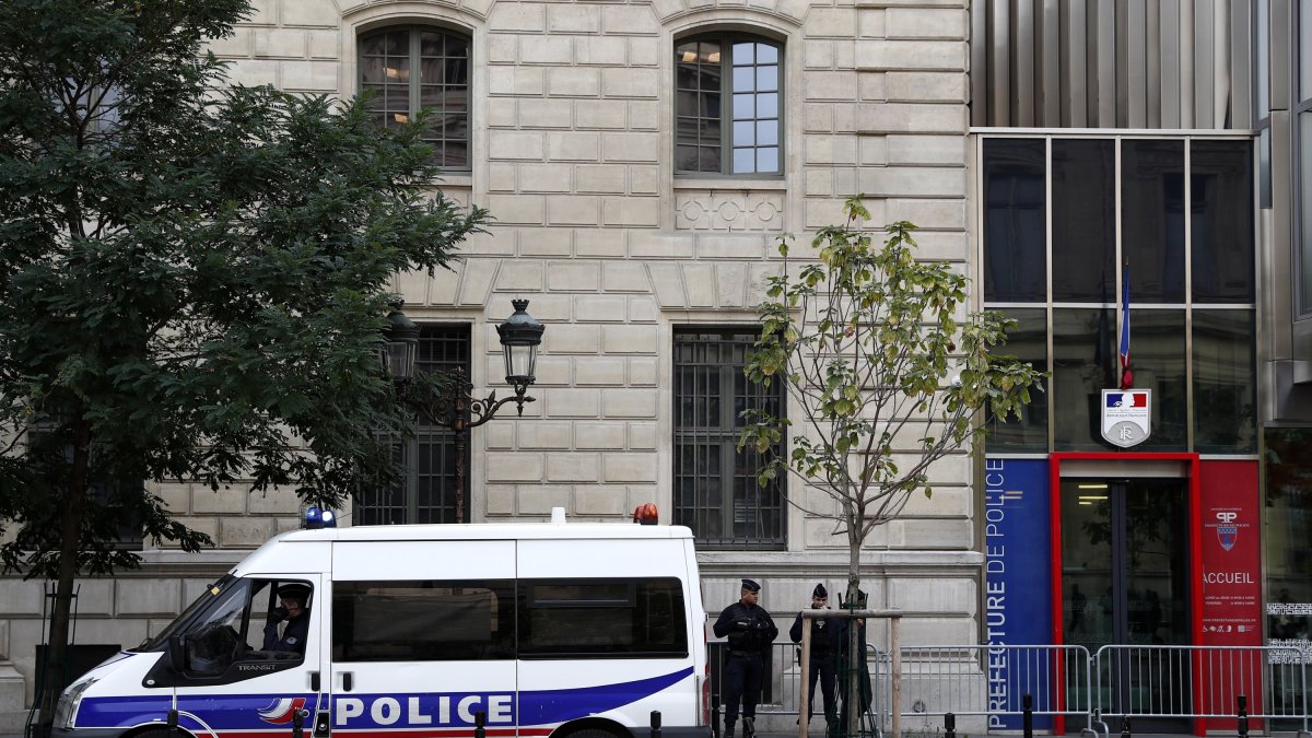 Cuatro muertos en el ataque con cuchillo contra policías en París