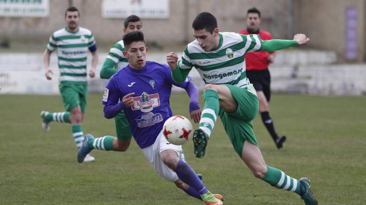 El equipo bañezano se anotó el derbi de la jornada. JESÚS F. SALVADORES