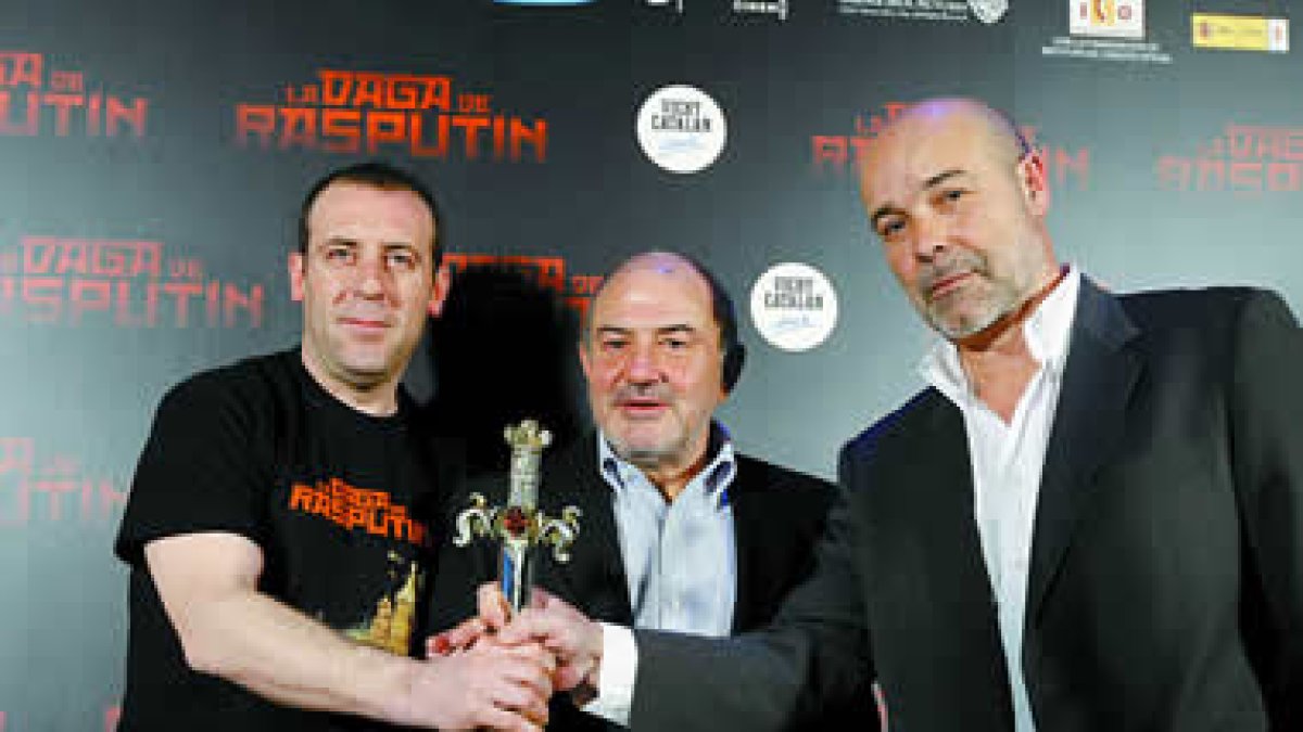 El cine vuelve a unir a 'Los Serrano' Antonio Molero, Jesús Bonilla y Antonio Resines.
