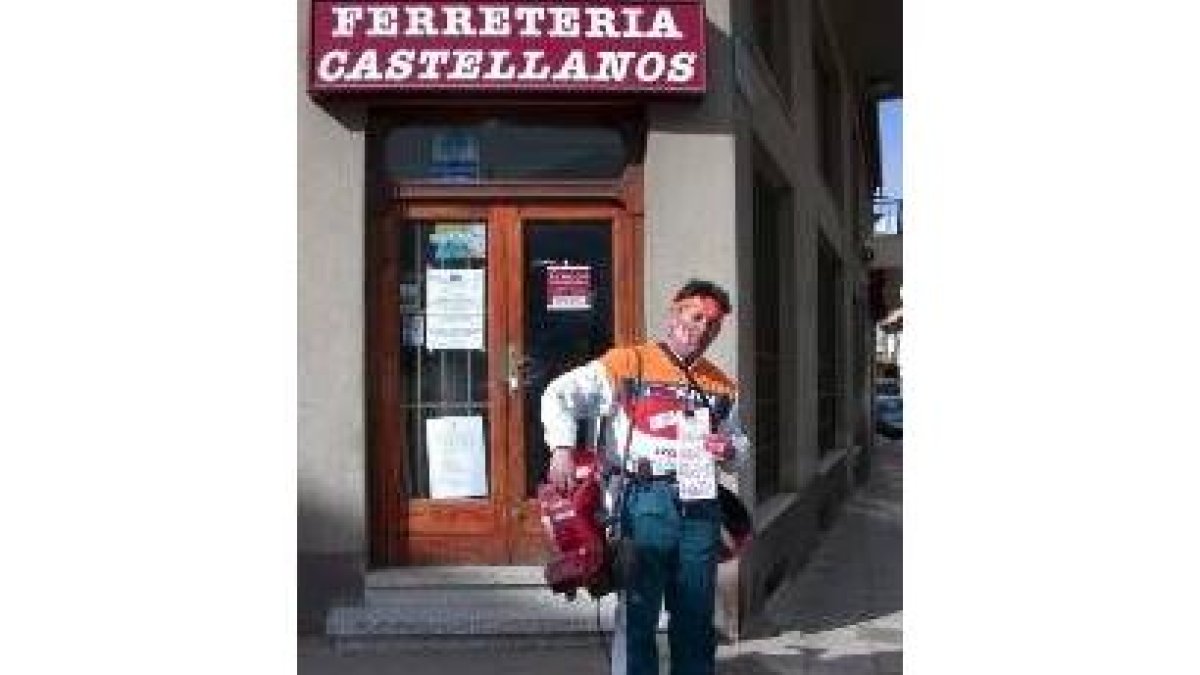 Cesidio González Vallina, peculiar vendedor del cupon de la Once, en Carrizo de la Ribera