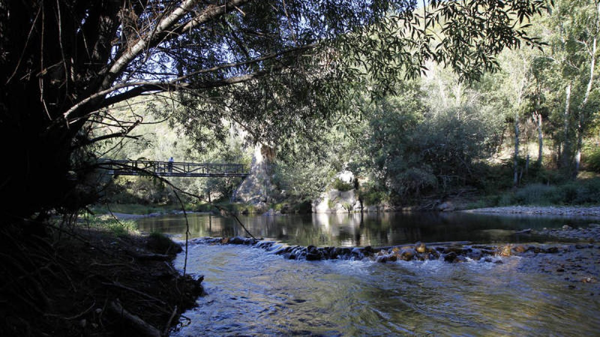 El malagueño Fran Perea pasa sus vacaciones en Omaña, la zona de procedencia de su abuelo.
