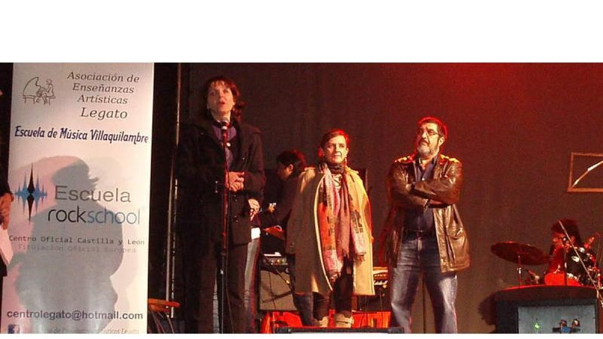 Concejala y responsables de la Escuela de Música presentan las actividades, en una foto de archivo.