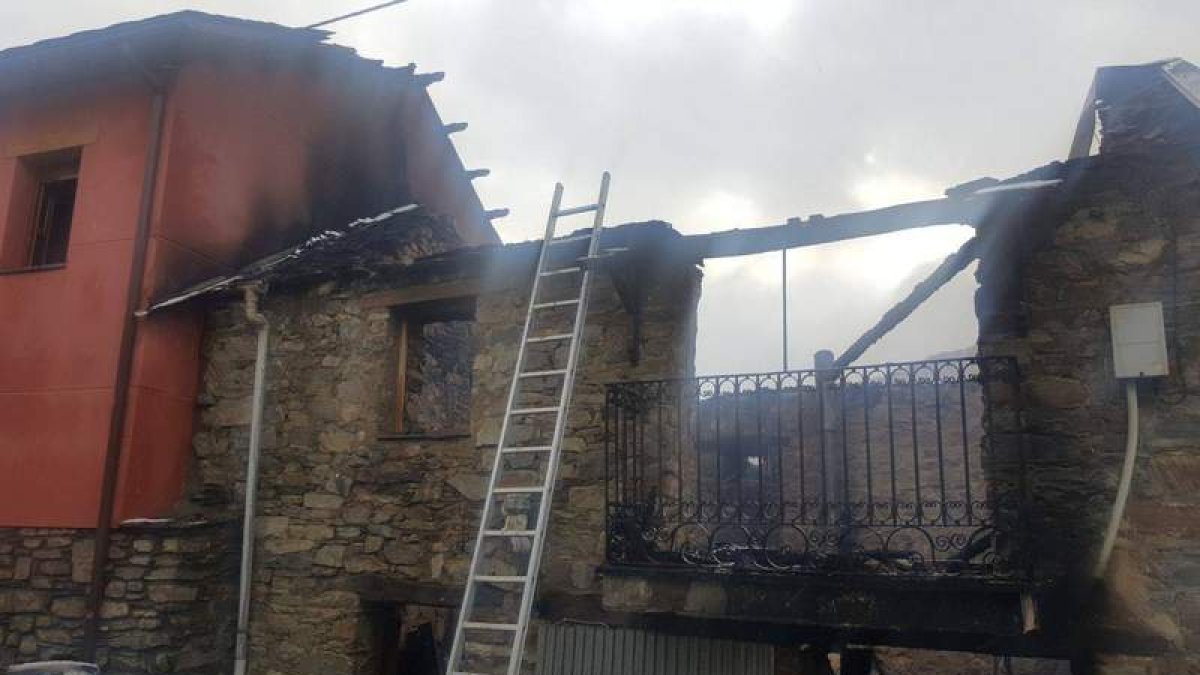 La casa afectada por el incendio.
