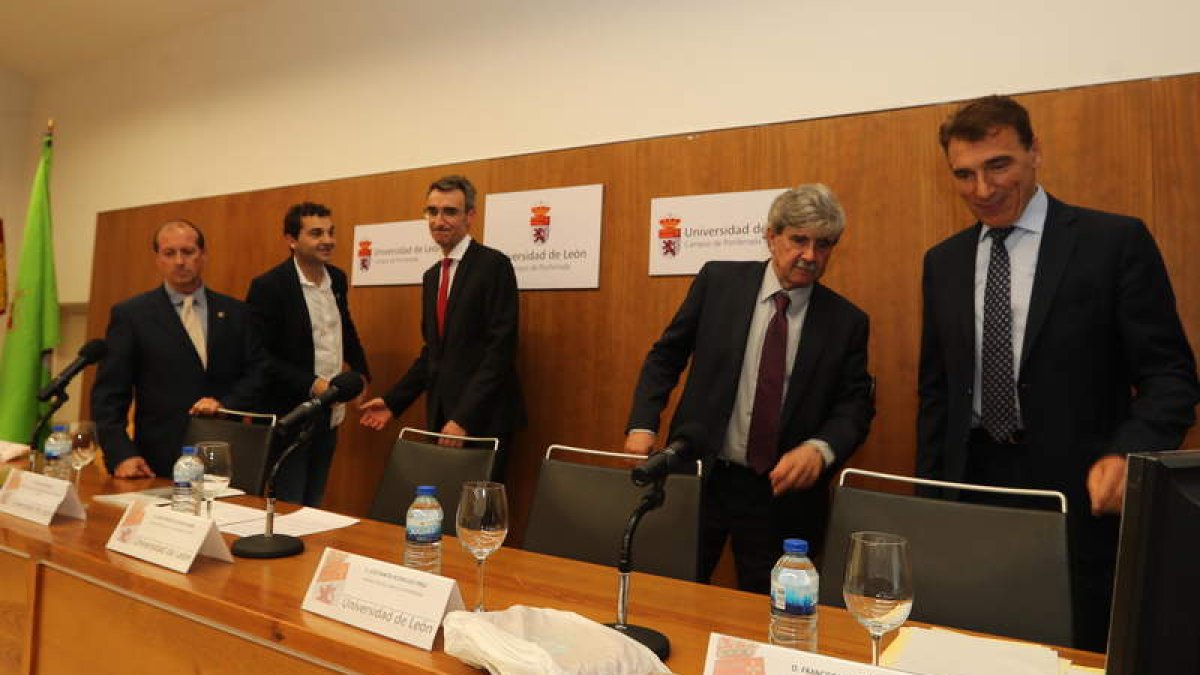 El rector, en el acto de Topografía en Ponferrada. ANA F. BARREDO