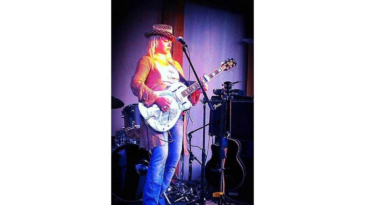 La guitarrista y cantante Bex Marshall actúa mañana en León