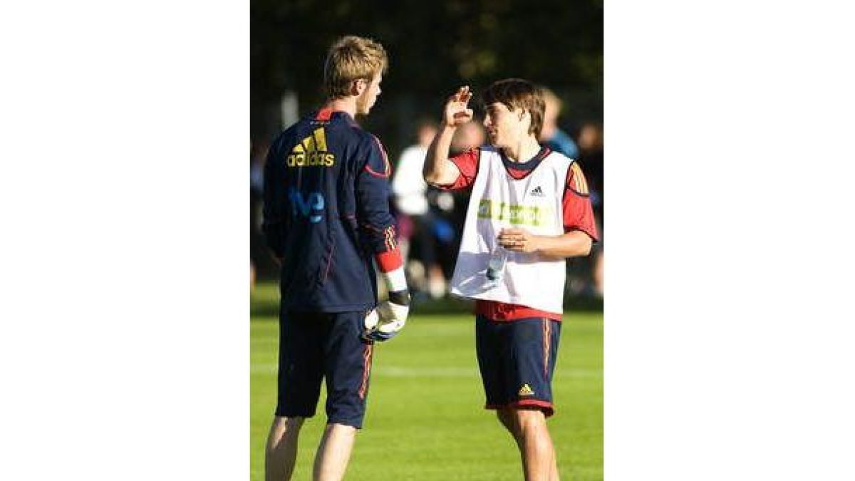 De Gea y Bojan durante el entrenamiento de la selección.