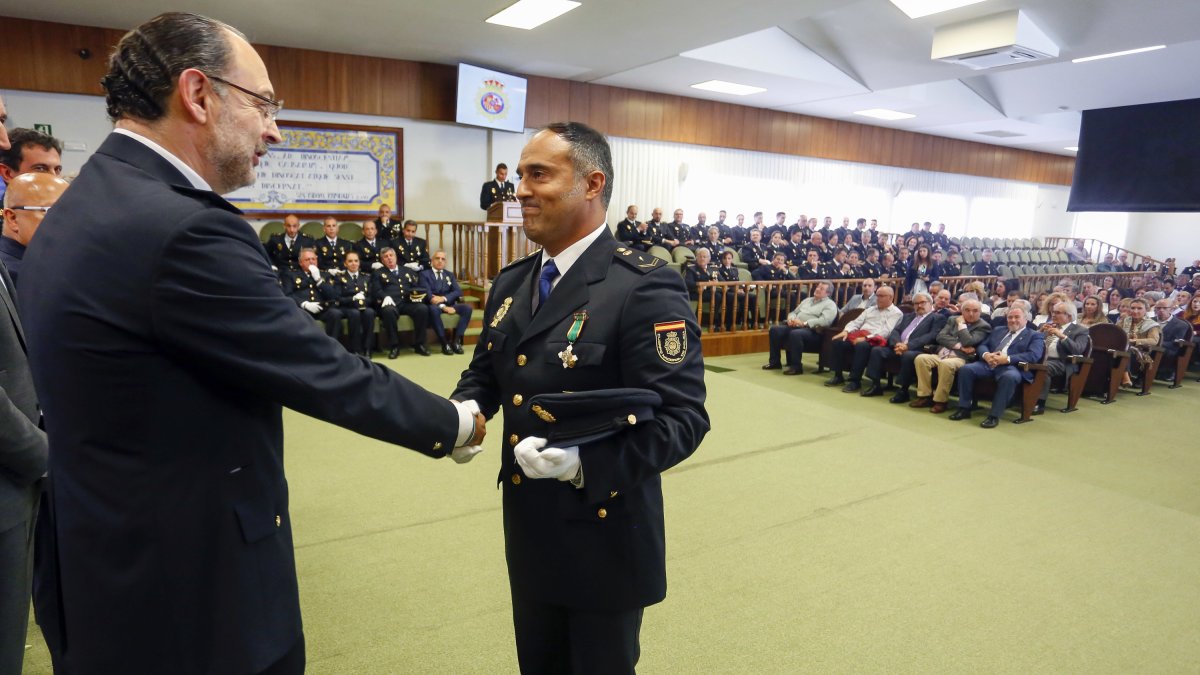 Celebración del Día del Patrón de la Policía Nacional en León