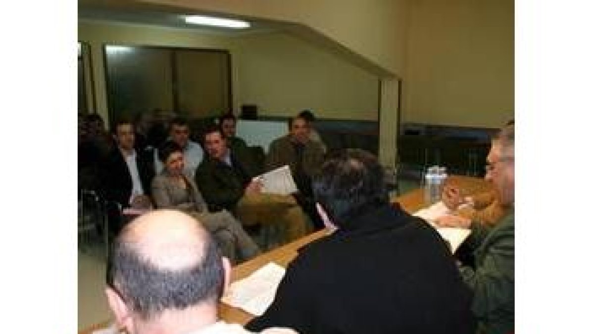El curso organizado por el PP contó con una quincena de alumnos