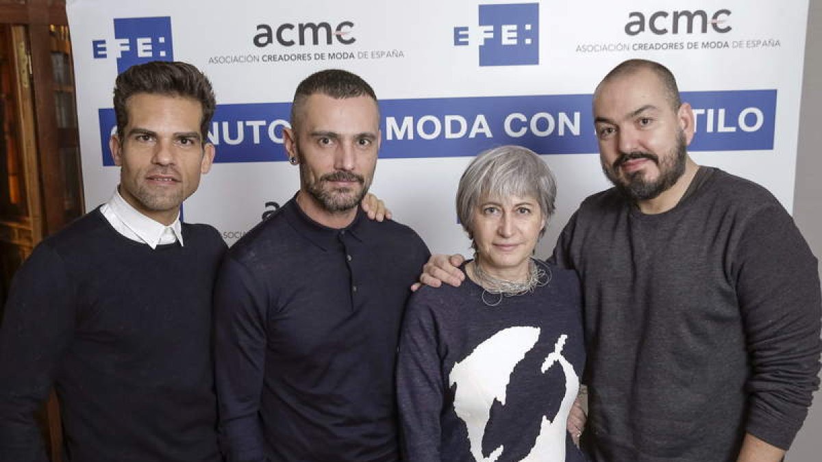 Antonio Najarro, el diseñador David Delfín, Pepa Bueno y el diseñador Juan Duyos.