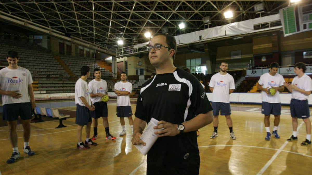 El técnico marista está satisfecho con el trabajo que están realizando sus pupilos.