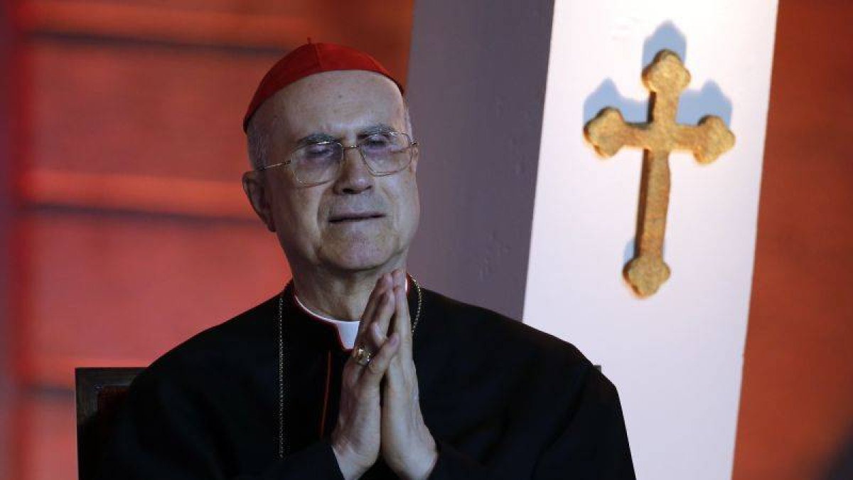 El cardenal Tarcisio Bertone.