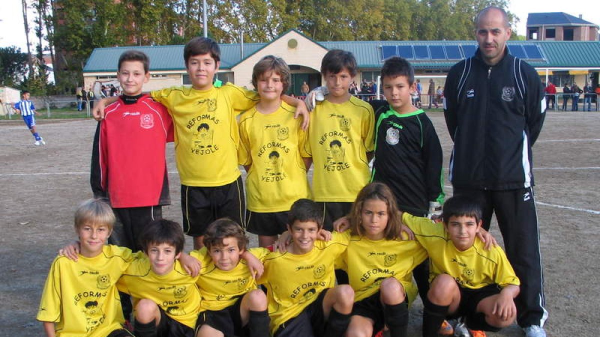 Formación del Cuatrovientos C que milita en alevines.
