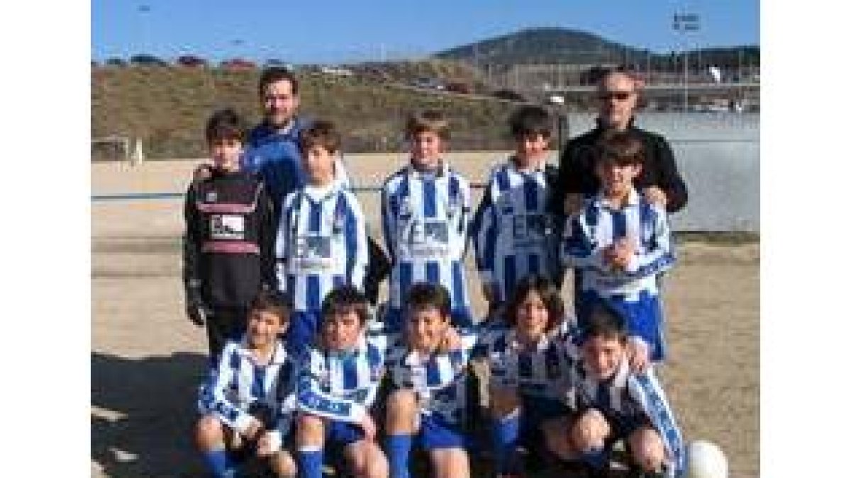 Equipo de la Ponferradina C que milita en la categoría alevín