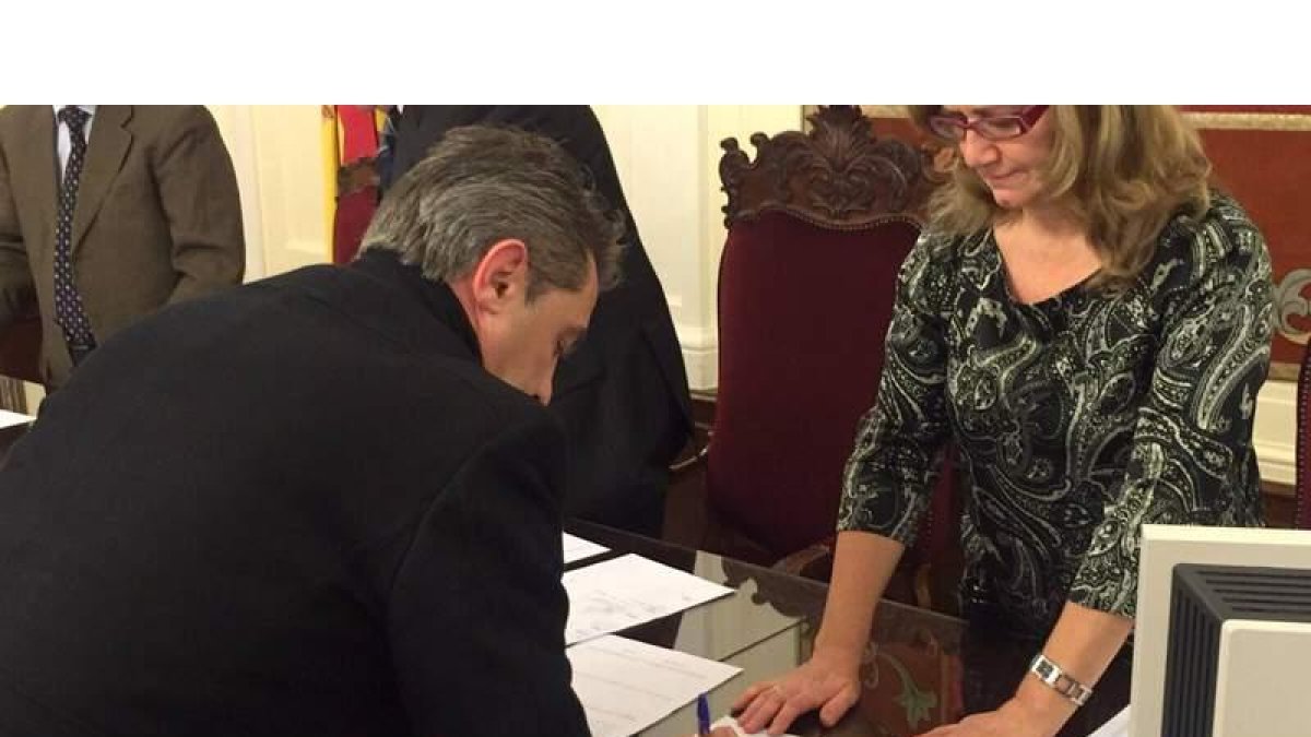 Recogida de actos de credenciales como diputados.