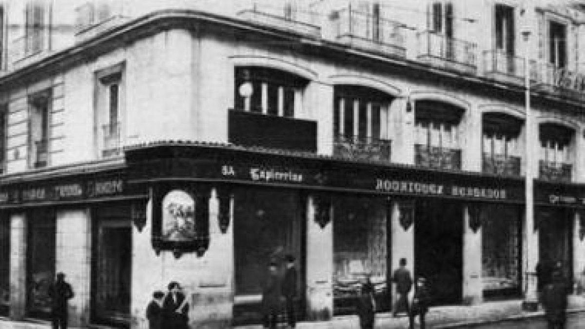 El primer negocio de los hermanos Rodríguez, situado en la Carrera de San Jerónimo, Madrid.