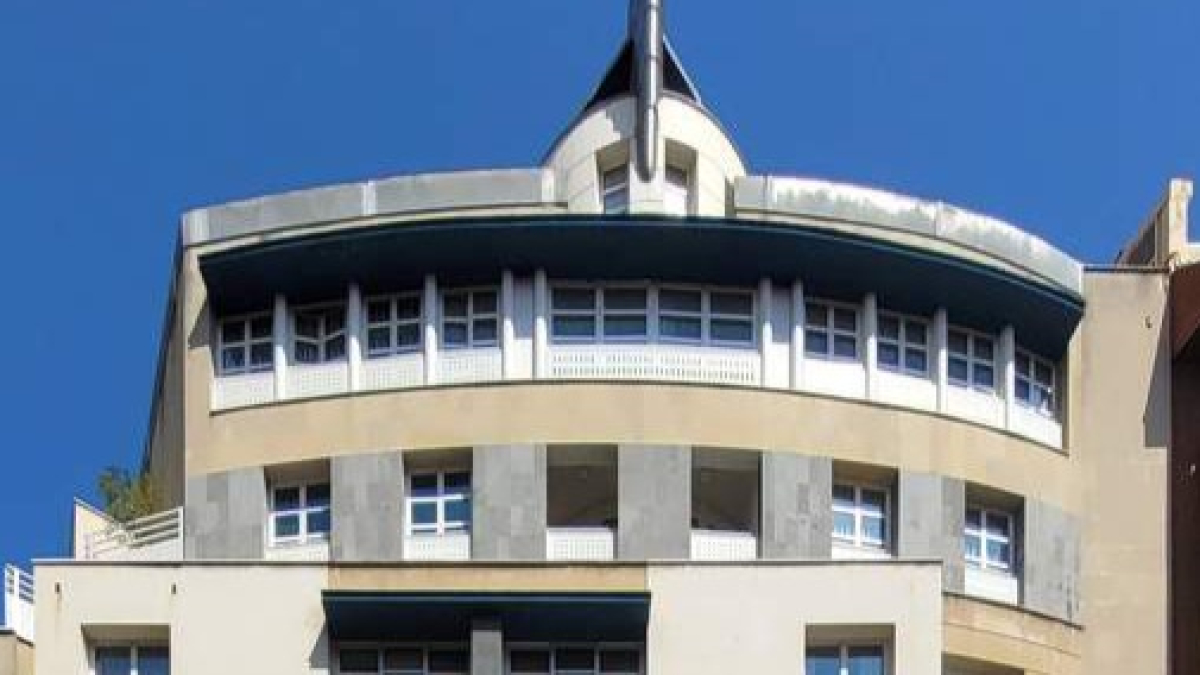 Edificio Suero de Quiñones, 14