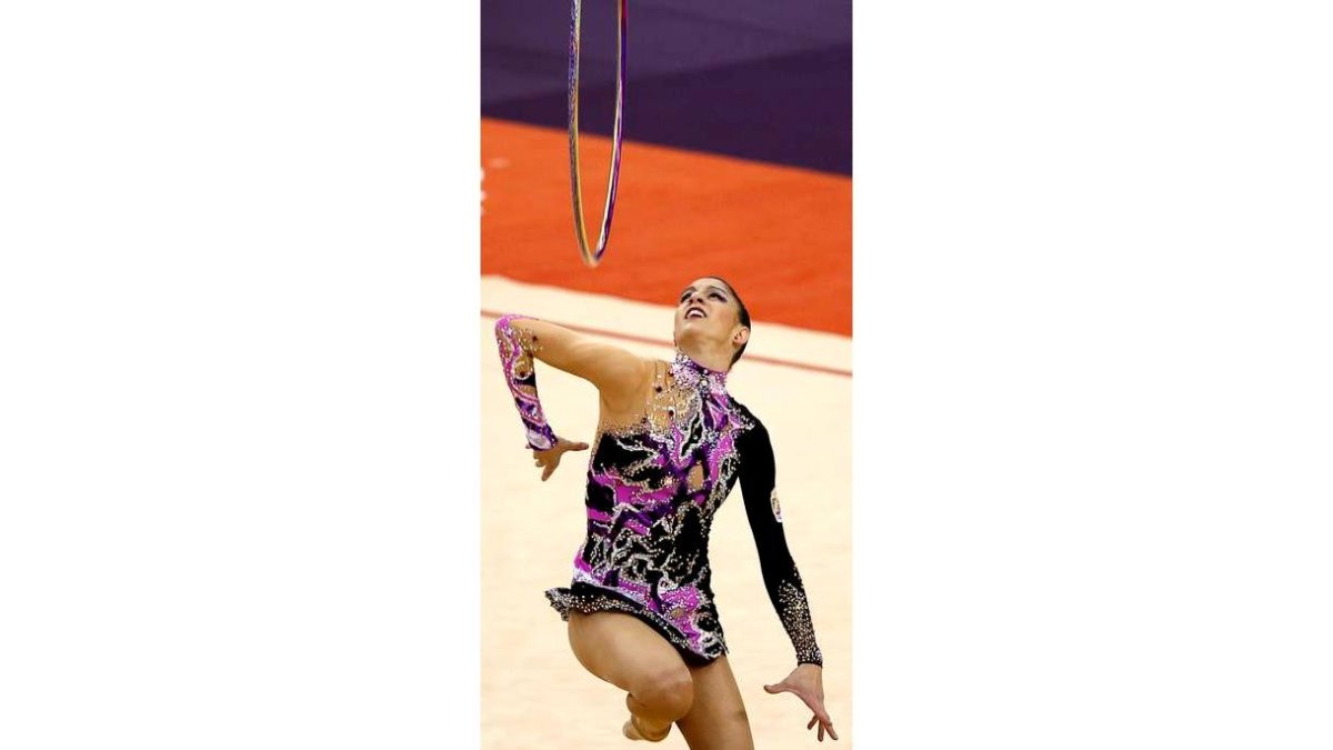Carolina Rodríguez estuvo brillante en aro con el que contabilizó 53,575 puntos.