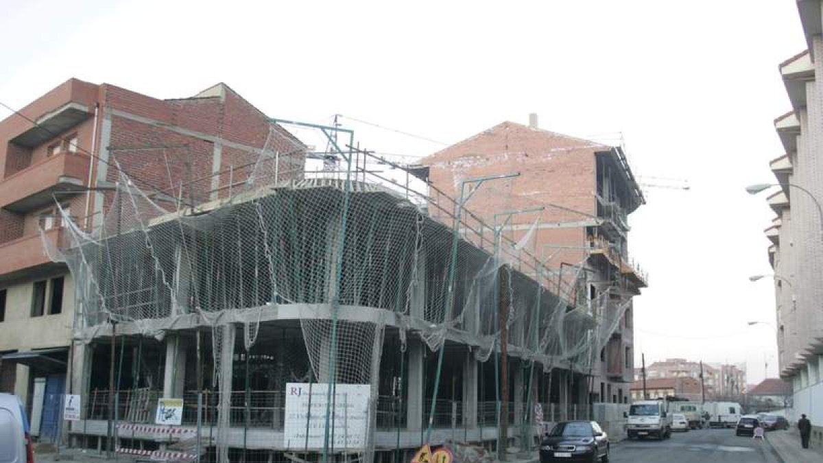 Obras de construcción de viviendas en San Andrés del Rabanedo.