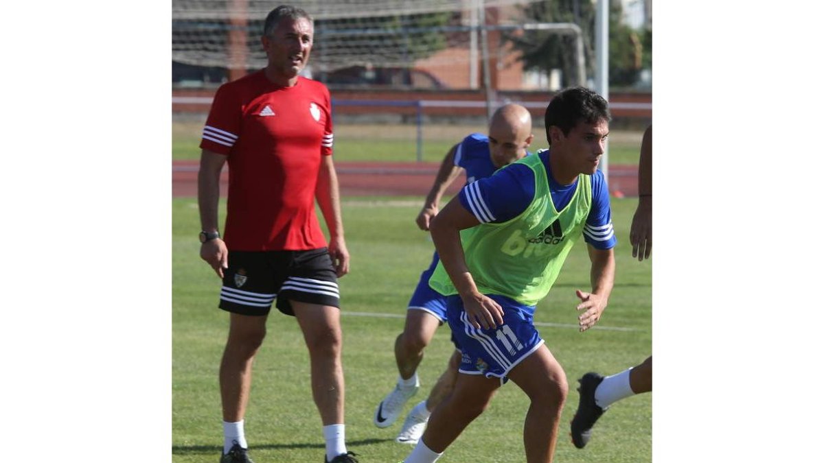 La Ponferradina comenzará a trabajar el próximo jueves a las órdenes de Manolo Díaz.