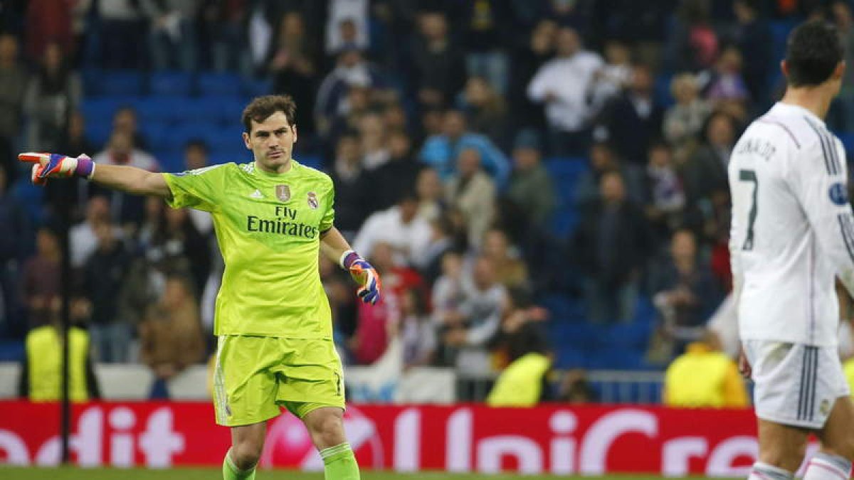 Casillas recrimina a Cristiano que no saludara a la afición.
