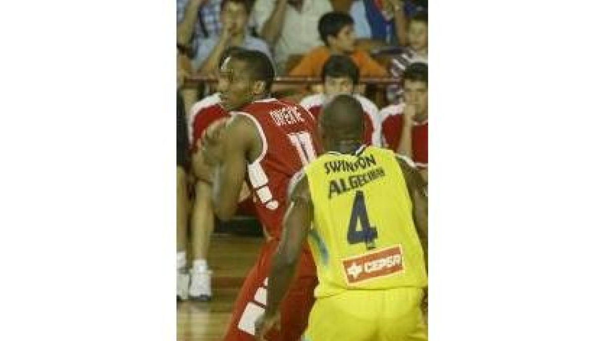 El nigeriano Onyekwe protagonizó un buen susto en la visita a Palencia