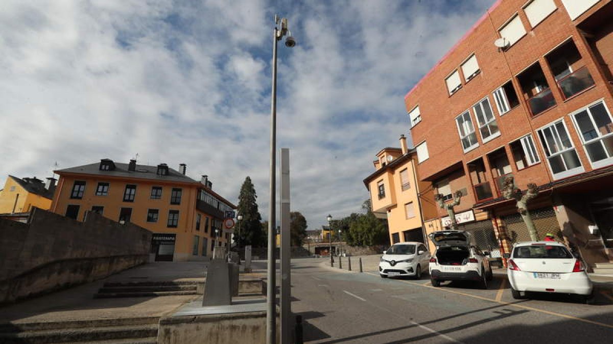 Acceso al casco antiguo por la calle Esteban de la Puente, en imagen de archivo. L. DE LA MATA