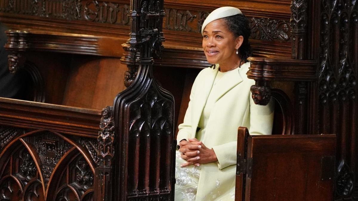 Doria Ragland, en la boda de su hija Meghan Markle con el príncipe Enrique.