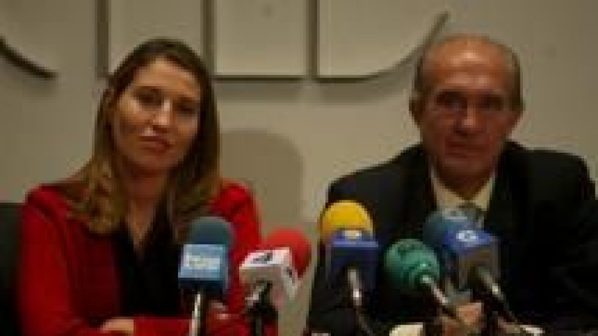 Eva González González junto al presidente de la Fele, José Elías Fernández Lobato
