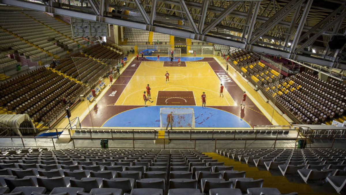 Palacio municipal de deportes de León. F. Otero Perandones.