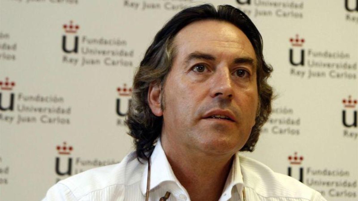 El periodista deportivo Pipi Estrada, en un curso de verano de prensa rosa en Aranjuez.