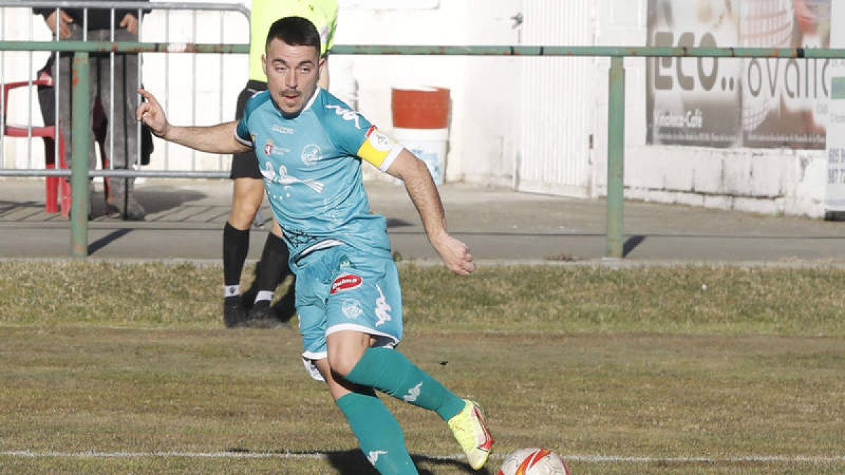 Diego Peláez, capitán del Atlético Astorga. FERNANDO OTERO