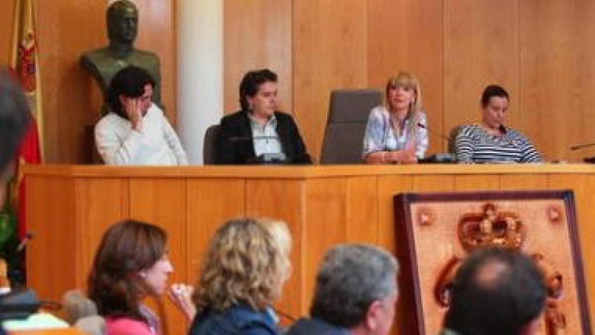 María Eugenia Gancedo se dirige al plenario en la última sesión de esta legislatura.