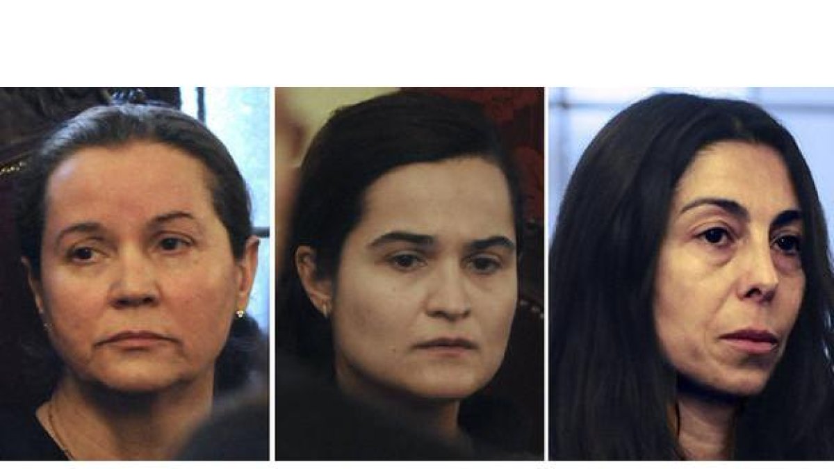 Montserrat, Triana y Raquel Gago durante el juicio