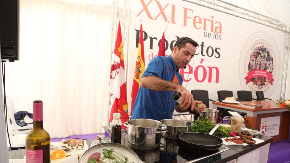 Luis Portugal, una estrella de la televisión culinaria en su país.