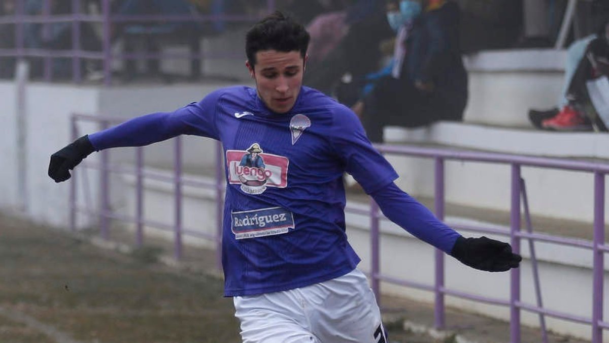 El equipo bañezano evitó su derrota en el tiempo añadido. FERNANDO OTERO