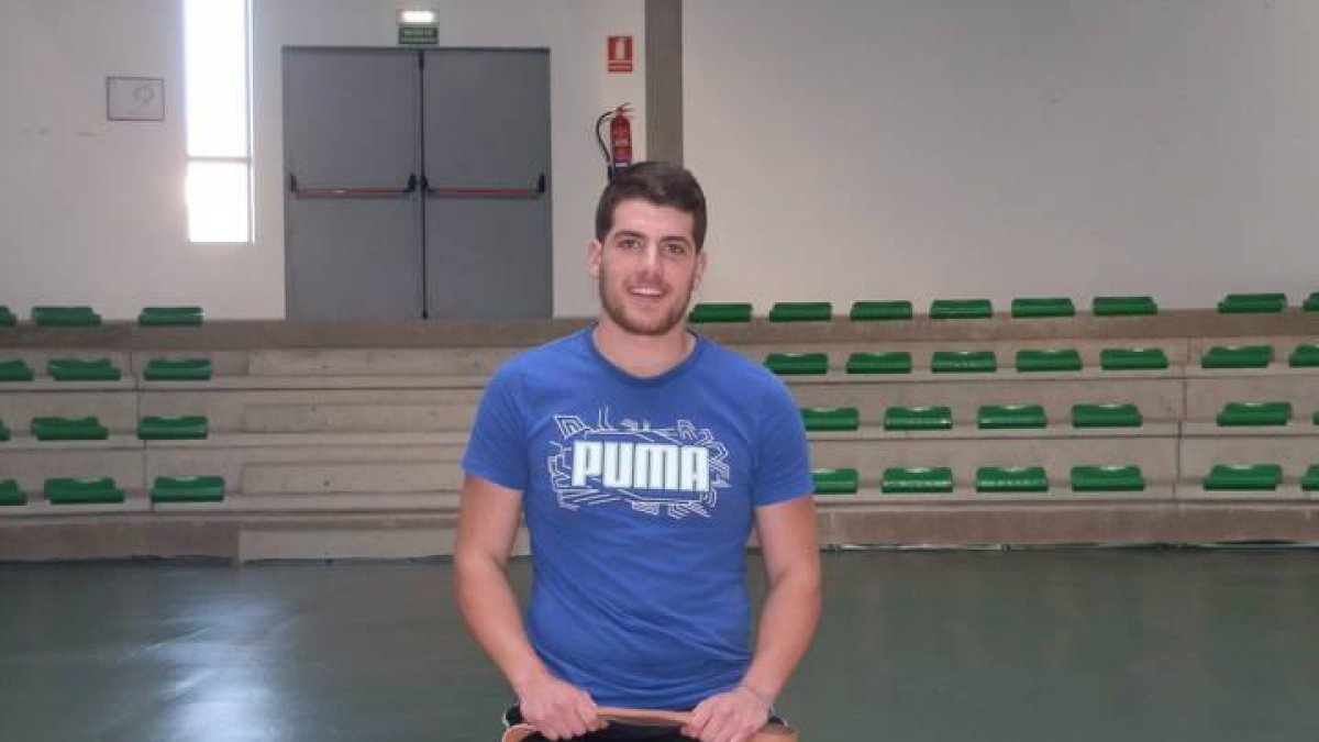 Tomás González.